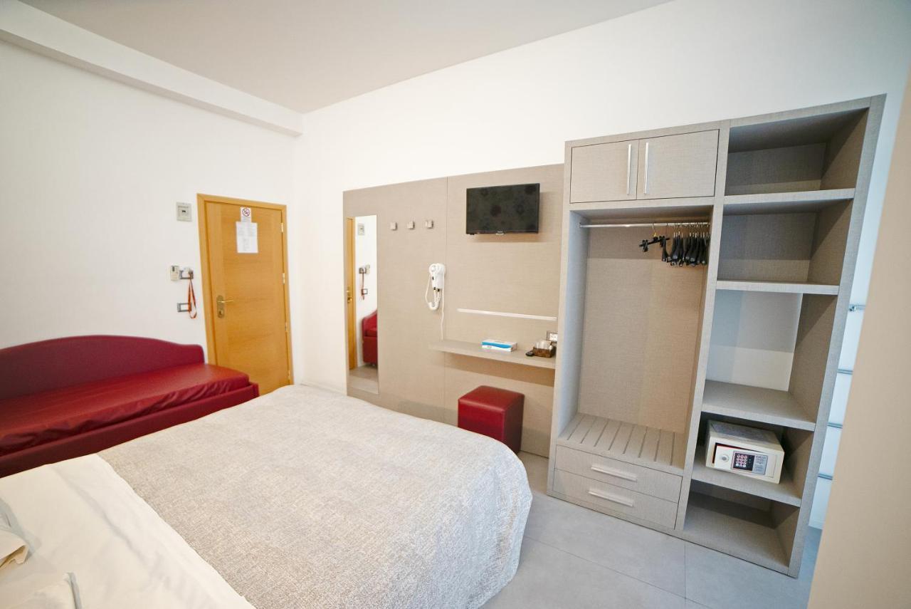 Hotel Ricci Rimini Exterior photo